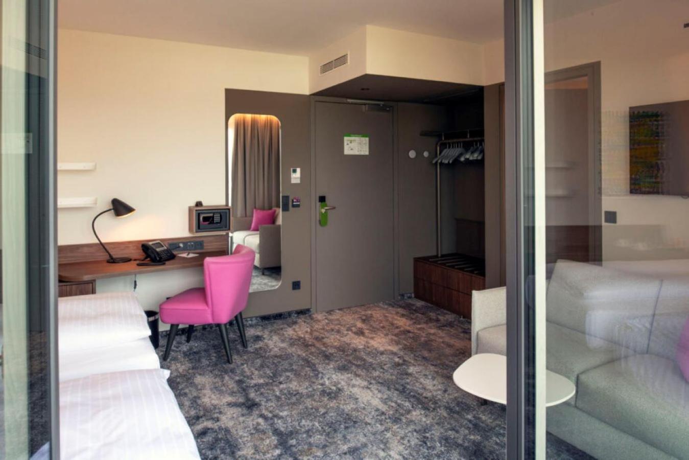 Hotel Le Parc Wiener Neustadt Exteriör bild