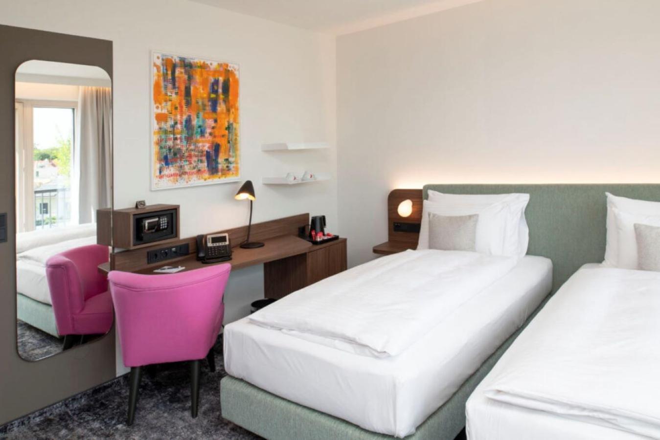 Hotel Le Parc Wiener Neustadt Exteriör bild